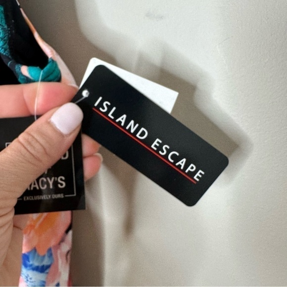 ISLAND ESCAPE Size 8 Pink Floral Vneck Tankini Top - Picture 5 of 6